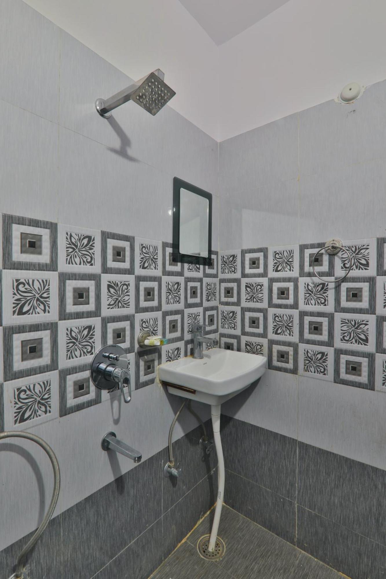 Divine Glory Hotel 러크나우 외부 사진